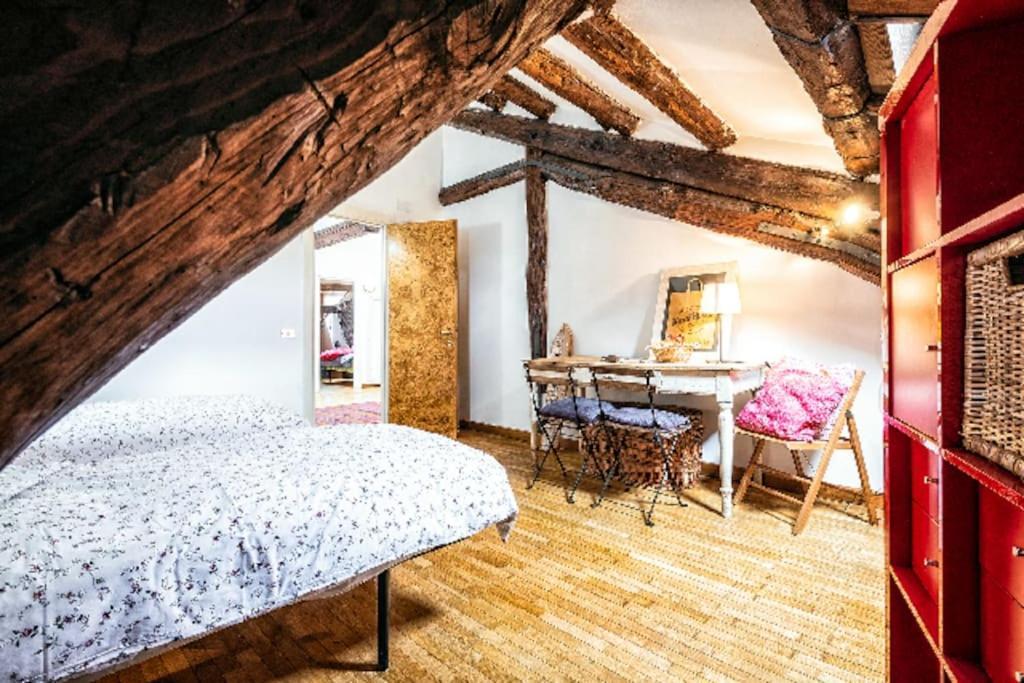 Loft Overlooking The Old Town . Feltre Exteriör bild
