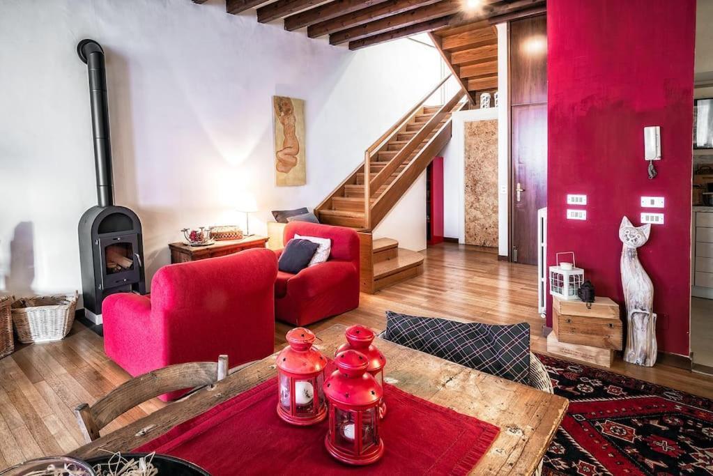 Loft Overlooking The Old Town . Feltre Exteriör bild