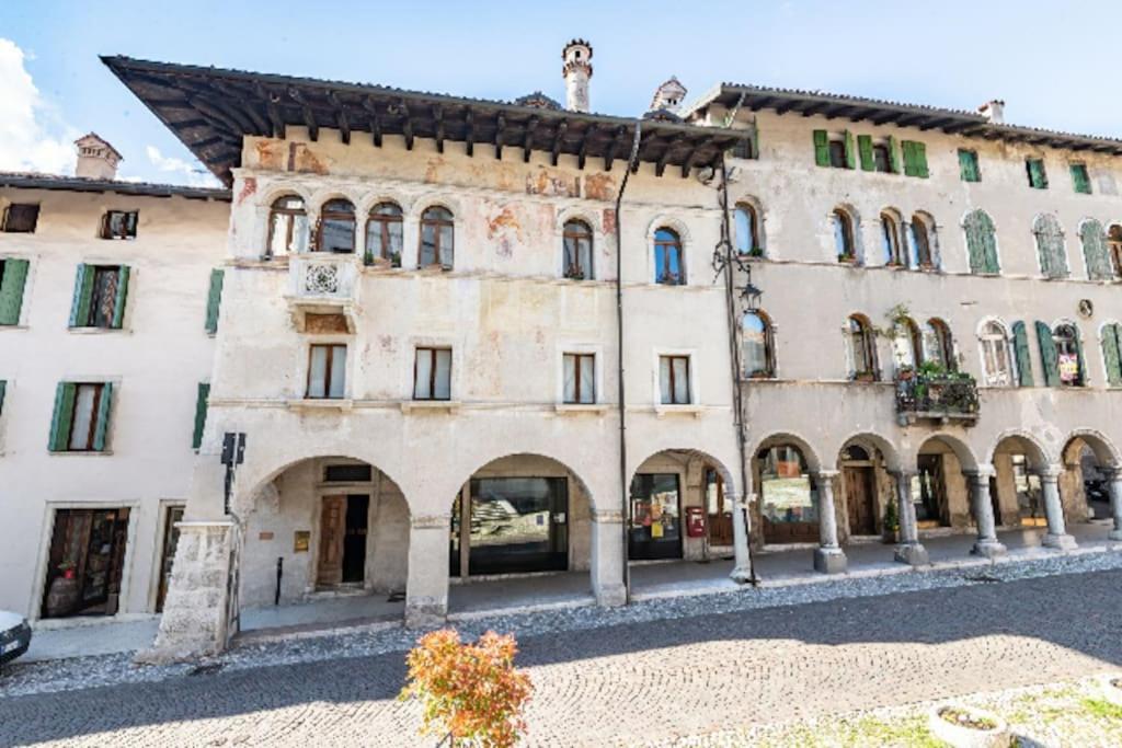 Loft Overlooking The Old Town . Feltre Exteriör bild